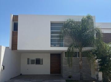 df1f5ff3e994aeae28751ab235e8cb9f8736699f0f7f2d580b234d284bbeabcf · Casa en Renta en Loretta 1