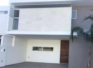 a58f57f2163141be31f3ca1884debcee7c9dd0c4ee9feb65dc553d73f0c958da · Casa en Renta en Loretta 1