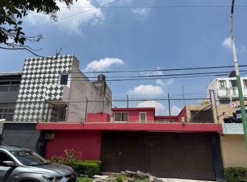 Casa de 4 habitaciones, Naucalpan de Juárez · Casa en Venta en La Florida, Naucalpan