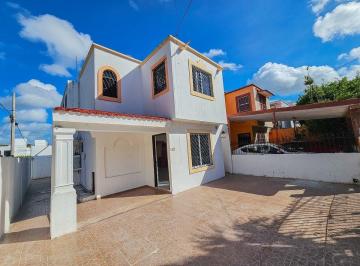 4c1e283f261adf42b04b143cd228424ffc14e6f54f8d898c3fe82f7158a51e02 · Casa en Renta · 3 Recámaras · Sm 39 · Centro · Atras de Plaza Outlet