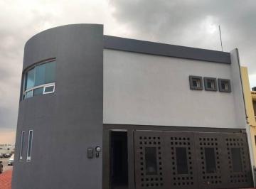 Casa de 3 habitaciones, León · Casa en Venta de 3 Recámaras con Baño en Residencial Santa Fe, en León, Gto. Fraccionamiento Privado