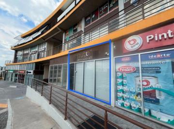 Local comercial , Querétaro · Se Renta Local en Planta Baja en Plaza Comercial Frente a Centro Sur Queretaro
