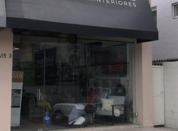Local comercial · 60m² · 3 Estacionamientos · Local - del Valle