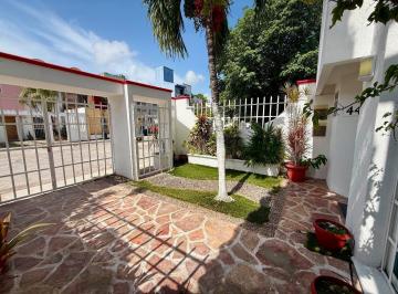 Casa · 3 Recámaras · 2 Estacionamientos · Casa Porto Bello Av Las Torres
