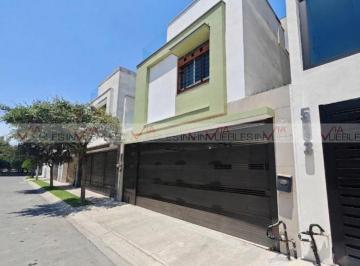 Casa · 295m² · 3 Recámaras · 2 Estacionamientos · Casa en Renta en Puerta de Hierro
