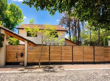 Casa de 4 habitaciones, Querétaro · Casa de 510 m² con 4 Recámaras en Venta en Jurica