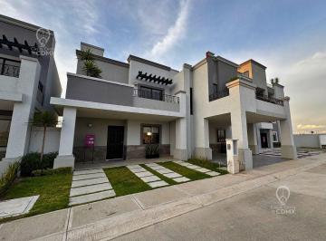 7fe6072aa80920a472ef043e09c86ac0f13c2b1fff208eede14639f44867e929 · Casa de 3 Recámaras con 2 Estacionamientos