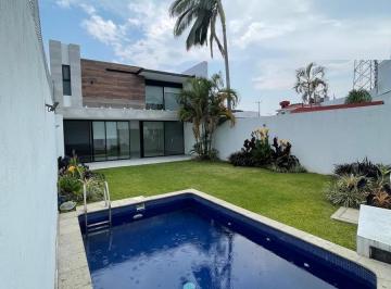 Casa · 340m² · 3 Recámaras · 2 Estacionamientos · Renta con Albera en Cuernavaca en Colonia Maravillas