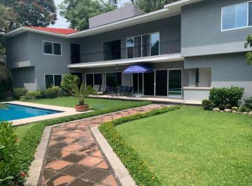 Casa de 4 habitaciones, Cuernavaca · ¡Exclusividad, Espacio y Elegancia en El Corazón de Acapatzingo!
