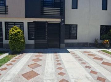 Casa de 2 habitaciones, León · Casa en Renta a 2 Semaforos Walmart Punta del Este