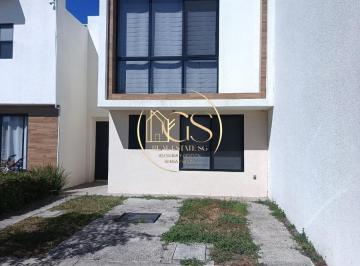 Casa · 251m² · 3 Recámaras · 2 Estacionamientos · Casa en Venta La Reserva Residencial Celaya