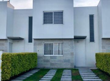 Casa en condominio · 90m² · 2 Recámaras · 2 Estacionamientos · Renta de Casa en Paseos del Bosque