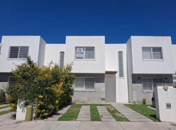 Casa en condominio · 90m² · 2 Recámaras · 2 Estacionamientos · Renta de Casa de 2 Recamaras en Paseos del Bosque