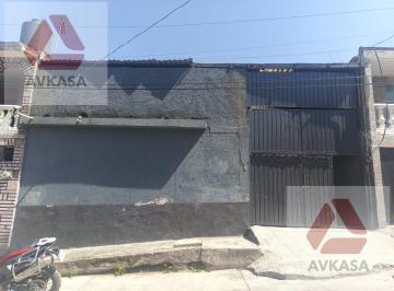 Bodega comercial · 185m² · 2 Recámaras · 12 Estacionamientos · Bodega Comercial en Lago de Guadalupe