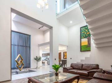 Casa de 4 habitaciones, Zapopan · Casa Bugambilias
