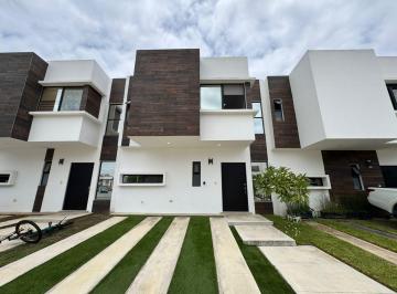 Casa · 3 Recámaras · 2 Estacionamientos · Casa en Fraccionamiento Altaria Residencial Sin Muebles 3 Recámaras