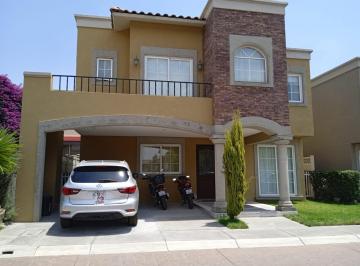 Casa en condominio · 289m² · 3 Recámaras · 2 Estacionamientos · Casa en Renta Portofino Toluca