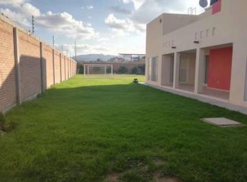 Casa · 1028m² · 4 Recámaras · 2 Estacionamientos · Casa en Fraccionamiento Orquídea