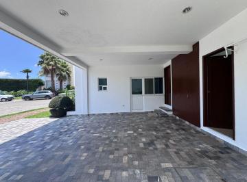 Casa de 3 habitaciones, San Andrés Cholula · Renta Casa Fracc. La Vista Country Club, 3 Recamaras Cada Una con Baño, Estudio, Cerca Atlixcayotl