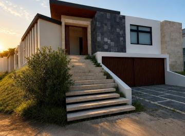 Casa · 850m² · 4 Recámaras · 5 Estacionamientos · Casa en Venta Punta Tiburón Marina Alvarado Veracruz