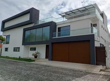 Casa · 480m² · 4 Recámaras · 3 Estacionamientos · Casa - El Mesón