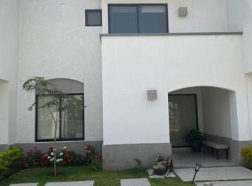 Casa · 136m² · 3 Recámaras · 2 Estacionamientos · Renta de Casa en Bosques del Pedregal