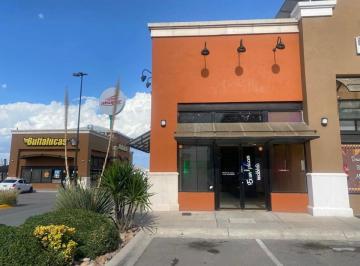 Local en centro comercial , Chihuahua · Plaza Tres Vias en Esquina Local en Renta con Mezzanine
