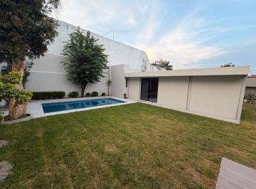 Casa de 3 habitaciones, Cuernavaca · Casa en Venta de 1 Nivel en Reforma Cuernavaca. Alberca, Jardín y Vigilancia.