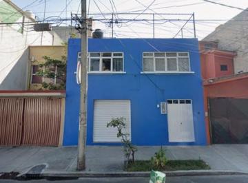 Casa de 4 habitaciones, Benito Juárez · Casa en Venta, Excelente Ubicación en Colonia Moderna