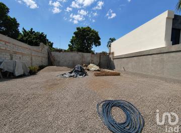 Terreno / Lote · 262m² · Terreno Residencial en Venta con Canal de Nado en Delicias, Cuernavaca