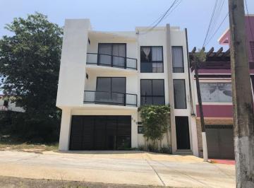 Departamento · 300m² · 3 Recámaras · 1 Estacionamiento · Renta de Departamento con 3 Habitaciones en Primer Piso en Calle Cuauhtémoc, Col. Centro, Coatzacoal