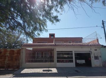 Casa · 360m² · 5 Recámaras · 2 Estacionamientos · Casa en Venta en El Centro de Lerdo, Dgo.