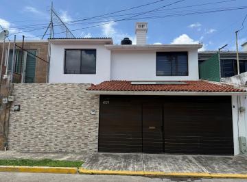 Fachada · Venta Casa en Arcos del Sur - Calzada Zavaleta