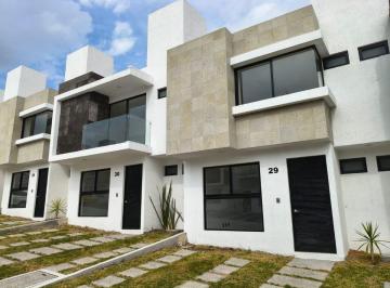Casa · 90m² · 3 Recámaras · 2 Estacionamientos · Residencia en Venta en San Isidro Juriquilla, Excelente Inversión