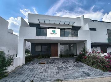 Casa · 250m² · 4 Recámaras · 3 Estacionamientos · Casa Nueva en Preserve Juriquilla 4 Recámaras, Roof Garden y Vista Panorámica