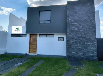 Casa · 400m² · 3 Recámaras · 3 Estacionamientos · Casa Nueva en Venta en Grand Juriquilla, 3 Recámaras, Roof Top y Doble Altura