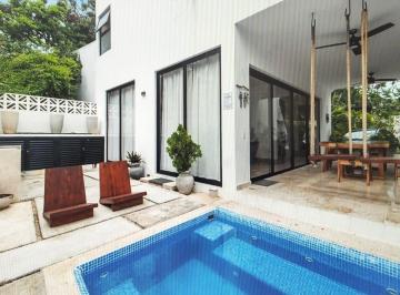 Casa · 160m² · 3 Recámaras · 2 Estacionamientos · Townhouse de 3 Recs Lista Para Habitar con Alberca Privada