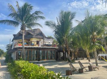 Casa · 1500m² · 4 Recámaras · Vive Holbox: Casa 4 Recs. Beachfront Lista Para Entrega