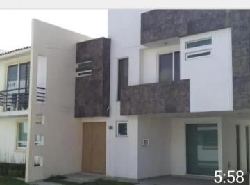 Casa de 3 habitaciones, Toluca · Casa en Venta en Toluca, Colonia Aztecas