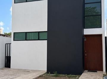 Casa · 160m² · 3 Recámaras · 2 Estacionamientos · Casa de 3 Recámaras en Lindavista, Mérida