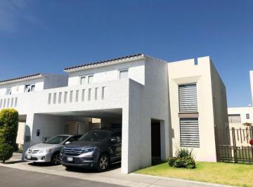 Casa de 3 habitaciones, Metepec · Casa en Venta en Rinconada El Castaño