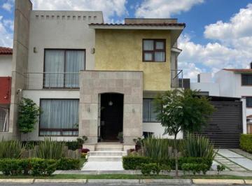 Casa de 3 habitaciones, Toluca · Casa en Venta en Hacienda San Jose, Toluca