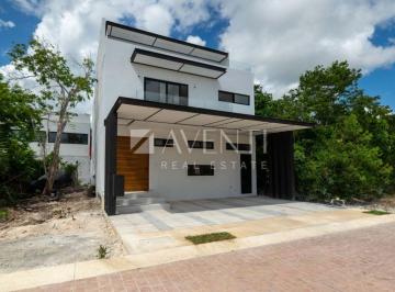 Casa · 242m² · 4 Recámaras · 2 Estacionamientos · Casa en Venta y Renta, Rio Residencial, Cancún.