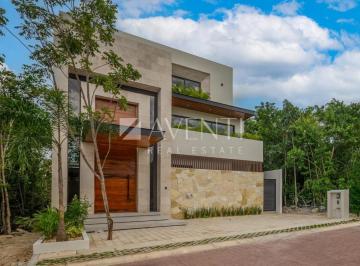 Casa · 397m² · 3 Recámaras · 2 Estacionamientos · Casa en Venta en Vía Cumbres Residencial en Cancún.