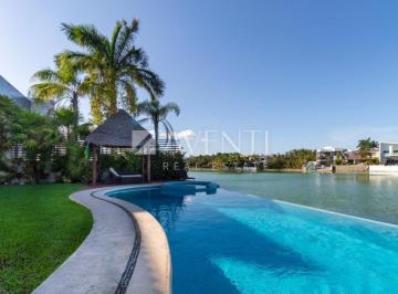 Casa · 790m² · 4 Recámaras · 6 Estacionamientos · Casa en Venta, Lagos del Sol Residencial, Cancún.