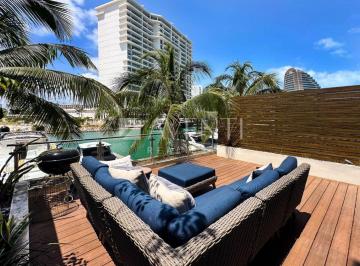 Casa · 400m² · 4 Recámaras · 3 Estacionamientos · Propiedad Disponible, Canal Homes Puerto Cancún, Quintana Roo.