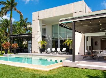 Casa · 800m² · 4 Recámaras · 6 Estacionamientos · Casa en Venta, Isla Dorada, Cancún, Quintana Roo