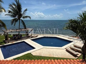 Casa · 163m² · 3 Recámaras · 2 Estacionamientos · Casa en Venta, Puerto Juarez, Cancún