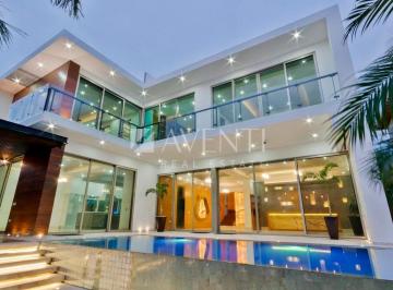Casa · 750m² · 3 Recámaras · 3 Estacionamientos · Casa Disponible en Puerto Cancún, Los Canales Residencial, Cancún.