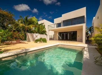 Casa · 395m² · 4 Recámaras · 3 Estacionamientos · Casa en Preventa, Lagos del Sol Residencial, Cancún.